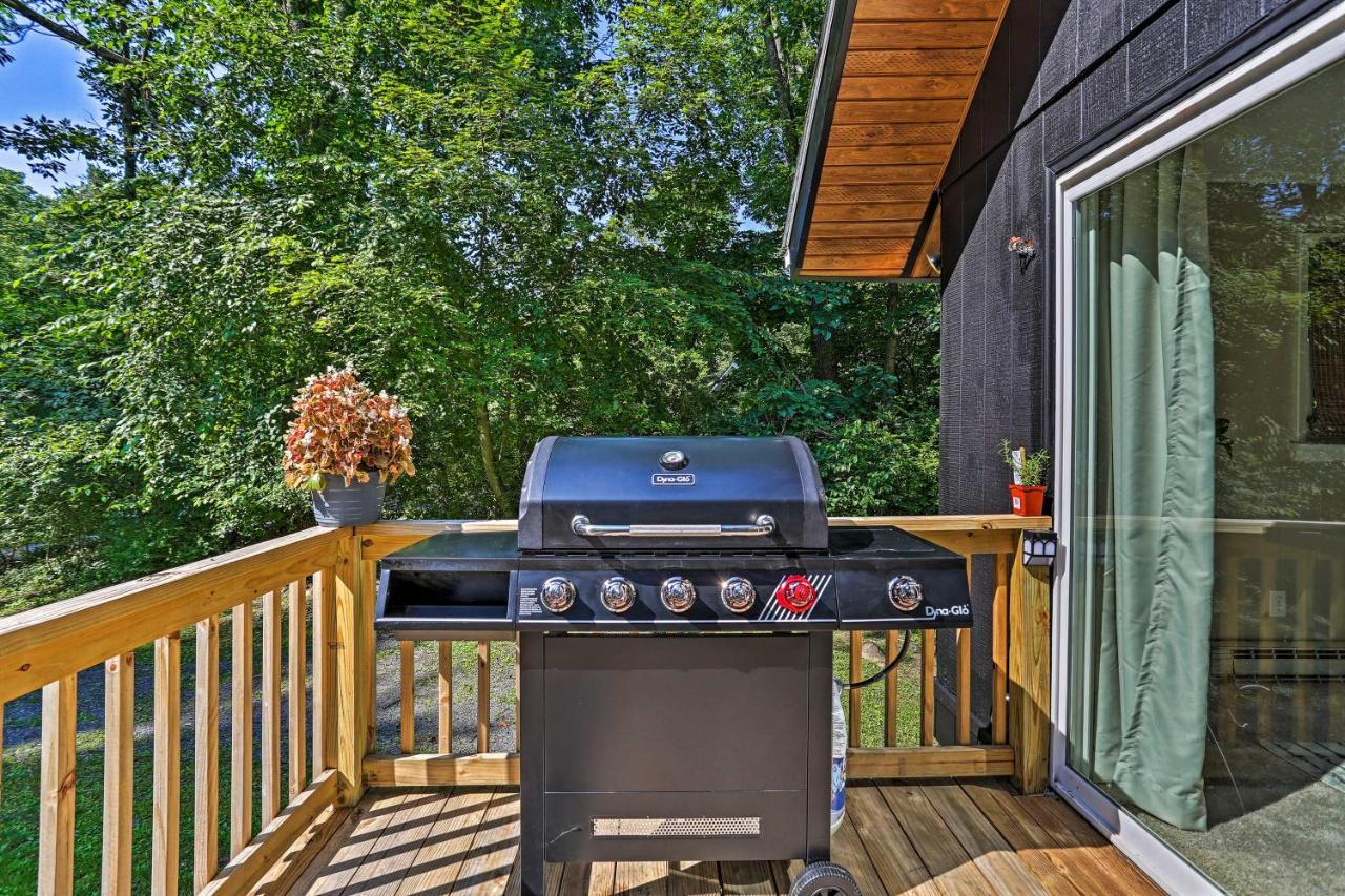 Modern East Stroudsburg Home With Deck And Gas Grill! 外观 照片