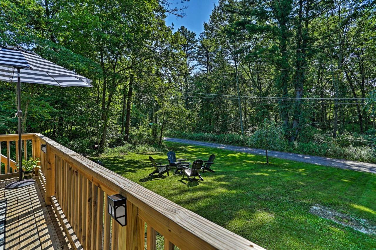 Modern East Stroudsburg Home With Deck And Gas Grill! 外观 照片