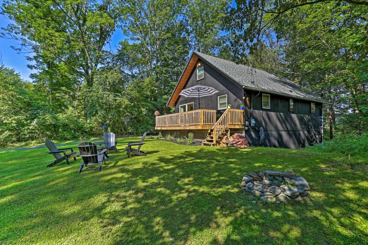 Modern East Stroudsburg Home With Deck And Gas Grill! 外观 照片
